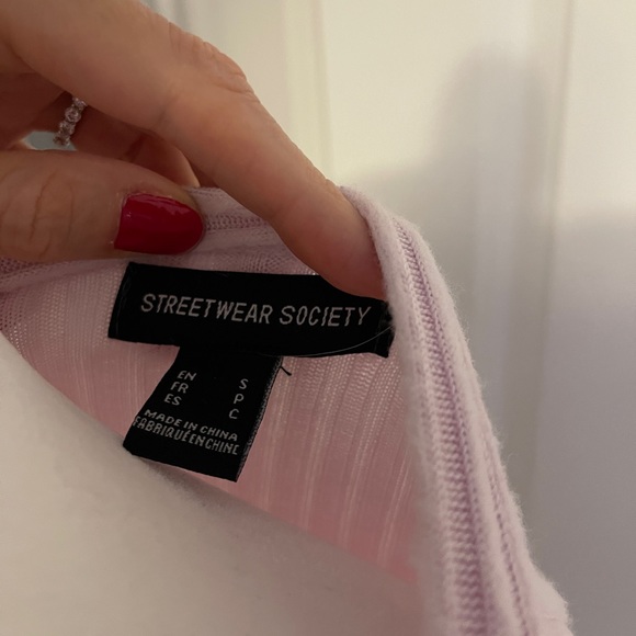 Soft pink top - Picture 3 of 3